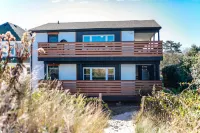 Beach Access and Gorgeous Views - Charming Coastal Haven Hotel a Norfolk