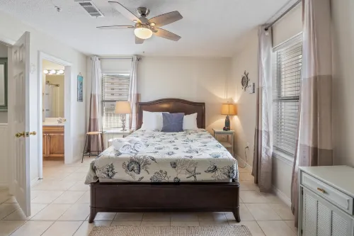 Gulf Views and Spacious Balcony - Inviting Coastal Haven