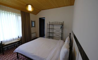 Vardzia Resort