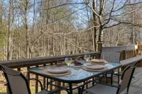 New! Pool/Hiking/Gym/Lake/Golf/karaoke/firepit