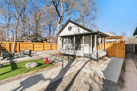 Private Hot Tub and Outdoor Entertainment Space - Charming Oasis