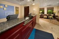Holiday Inn Express Fairfax - Arlington Boulevard فنادق في Fairfax