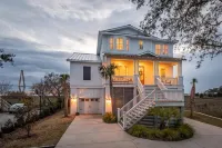 Waterfront Dock and Spectacular Sunset Views - Scenic Coastal Haven