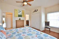 Heated Shared Pool and Covered Patio - Beautiful Coastal Retreat Hotels in Bradenton Beach