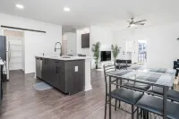 Serene Oasis with Private Patio and Fast Wifi - Spacious Retreat