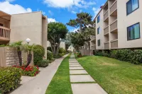 Stunning Pool Views and Beach Access - Charming Coastal Haven Hotels in Solana Beach