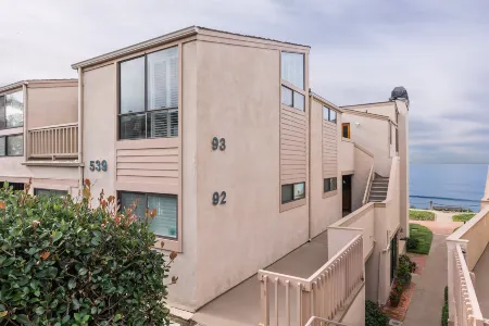 Spectacular Ocean Views and Air Conditioning - Coastal Bliss Retreat