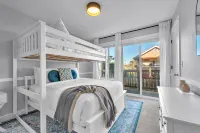 14th & Sunset - Walk to Beach!