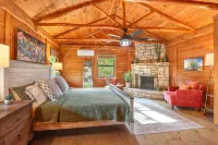 Charming Cabin with Cozy Fireplace and Scenic Porch - Serene Retreat