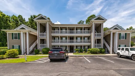 Spacious Villa with Clubhouse Access and Beach Gear - Charming Oasis Отели в г. Джорджтаун Каунти