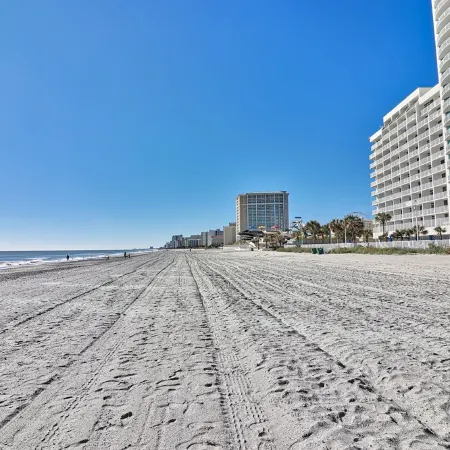Hot Sale: 2026 Newly Renovated/ Wake up to Waves Lux Direct Oceanfront 1Br/Pools