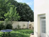 Big house in the center of Marennes