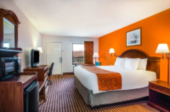 Howard Johnson by Wyndham Panama City Hotels in Bay County