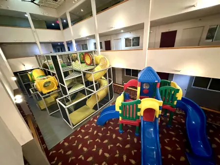 Ski-in Ski-Out Access and Cozy Comfort - Spectacular Mountain Retreat