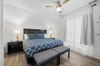 2nd-floor Retreat in Vibrant Detroit 2 Bedroom Hotels in der Nähe von ZAZA