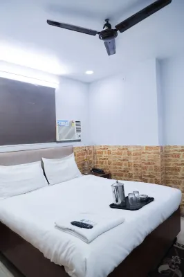 Roomshala 127 Mannat Stay Hotels in East Delhi