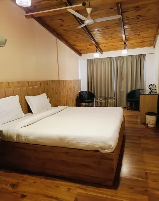 The Himalayan Vista Hotels in Ranikhet
