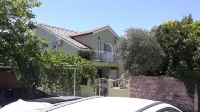 Apartments Clementina Sunrise Hotels near Plaža Ostrôda Orebič