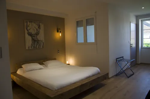 Aux Platanes Hotel di Pupillin