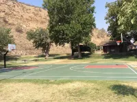 Kern Riverfront Lodge Hotels in Kernville