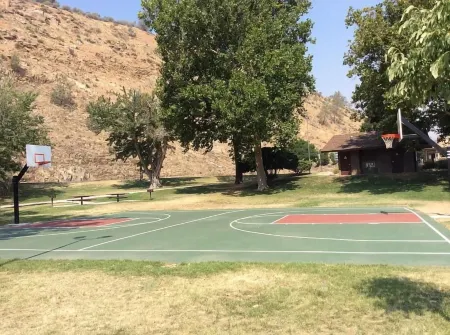 Kern Riverfront Lodge Отели в г. Бодфиш