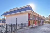 Candlewick Inn and Suites