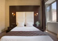 Aion Luxury Hotel - balcony