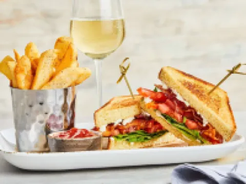 Courtyard Bloomington Hotels in Bloomington