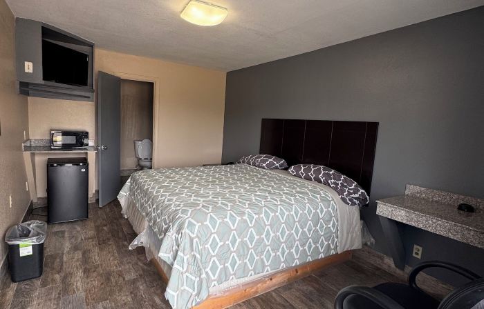 Economy Inn