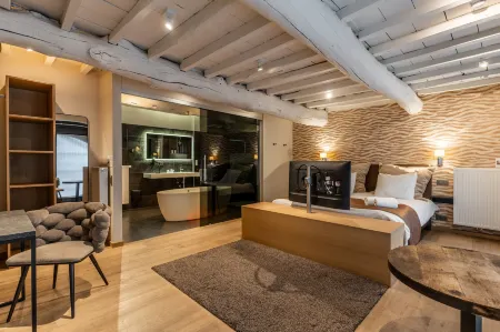 Hôtel le Manoir Отели в г. Champlon