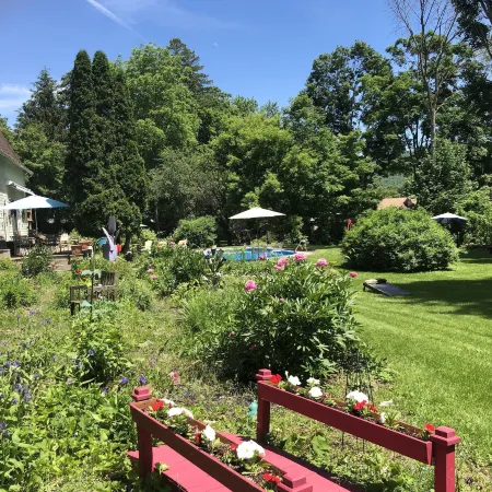 18 Vine Inn & Carriage House