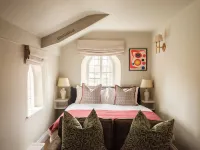 Manor House Inn Hotels near Hauser & Wirth Somerset