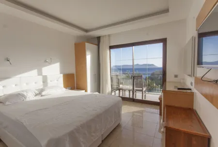 Hotel Ferah Отели рядом с достопримечательностью «Big Pebble Beach»