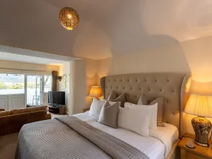 Lakes Hotel & Spa