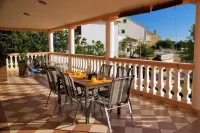 Olive House Hotel di Pag