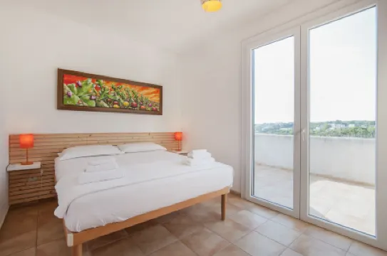 Apartment with Pool and Panoramic Terrace