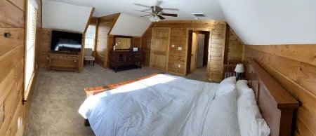 Shenandoah Serenity - Luxurious Mountain Cabin - Swimming Pool, Spa, Jacuzzi! Отели рядом с достопримечательностью «Скайленд»