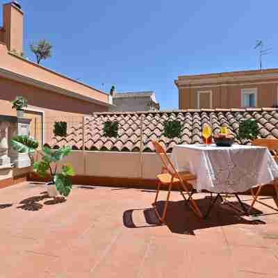IzzHome Full Center Terrace Hotel Exterior