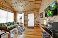 Rocky Ridge Cedar Cabin with Hot Tub & Amazing Views Hotels in Fredericksburg