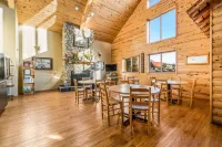 Econo Lodge Hotels in Cedar Lake