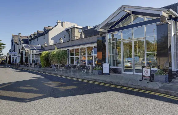 琴斯曼諾貝斯特韋斯特酒店