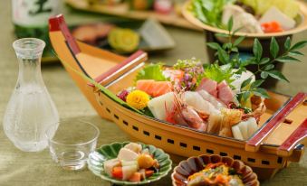 Hotel Hoho "A Hotel Overlooking the Echigo Plain and the Yahiko Mountain range"