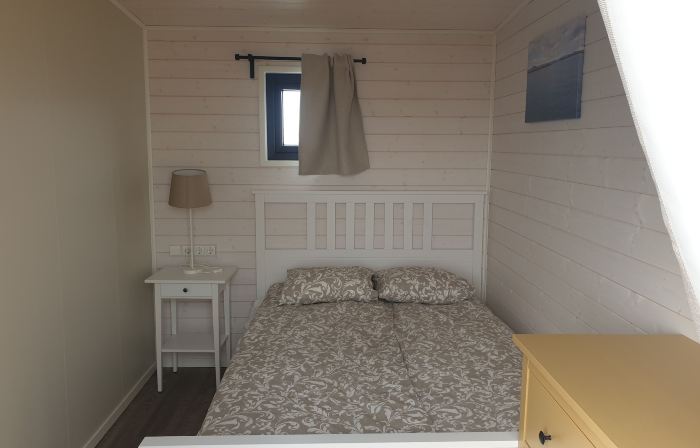 Black Beach Cottage Small