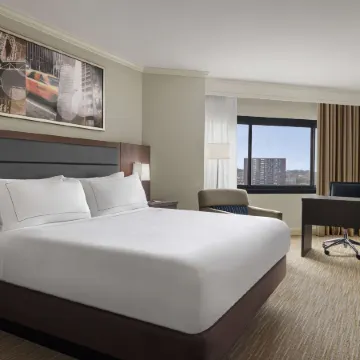 DoubleTree by Hilton Fort Lee/George Washington Bridge