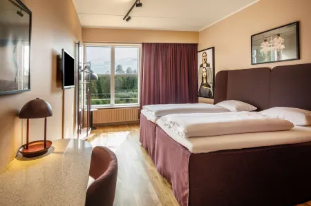 Scandic Silkeborg Отели рядом с достопримечательностью «Mariehoj Kirke»