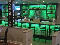 Top Notch Inn - bars