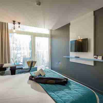 Logis Hôtel Operalia les pins Rooms