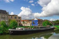 B&B B³ Boat Hotels in Evergem