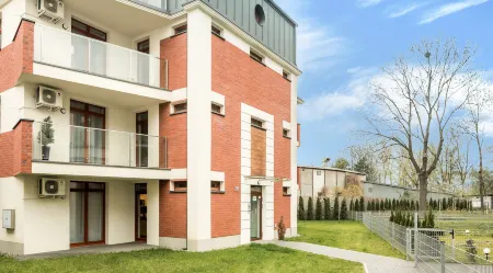 Green Garden Residence Отели рядом с достопримечательностью «Adam Mickiewicz statue»