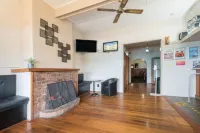 Bridge Hotel Hotels in Smithton